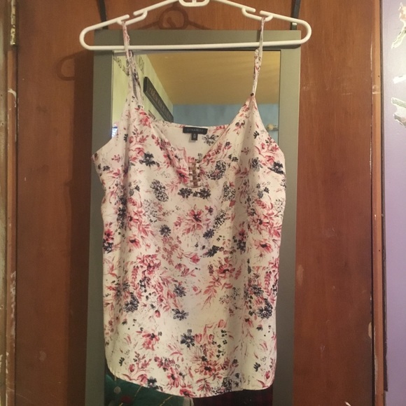 Dynamite Floral top Size Medium - Picture 1 of 3